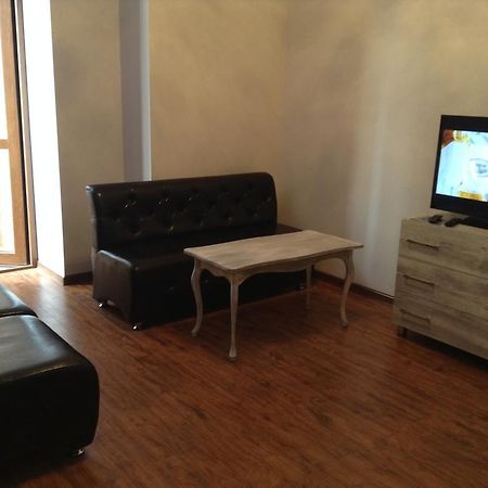 Apartment Sayat-Nova Ereván Habitación foto